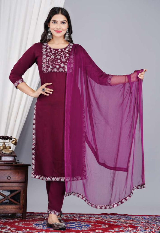 Women Fully Ebriodered kurta set
