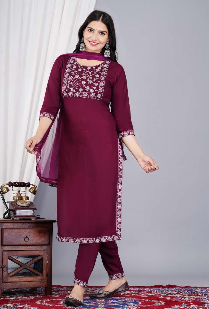 Women Fully Ebriodered kurta set