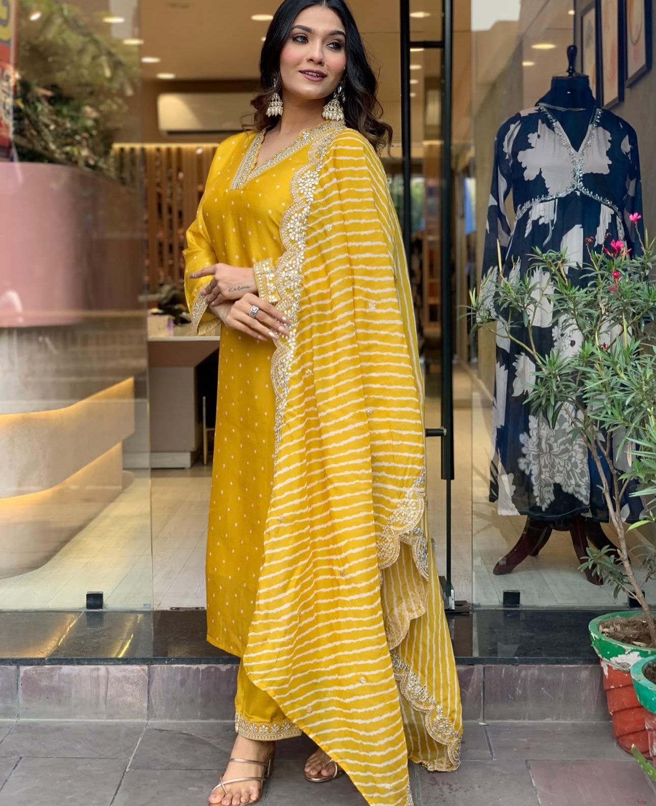 Trendy Kurti Pant Set With Lehriya Dupatta