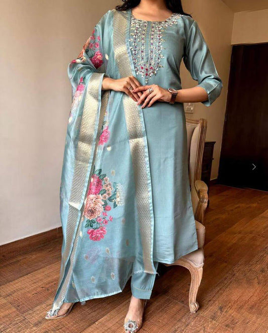 Embroidered Viscose Chanderi Kurta Set