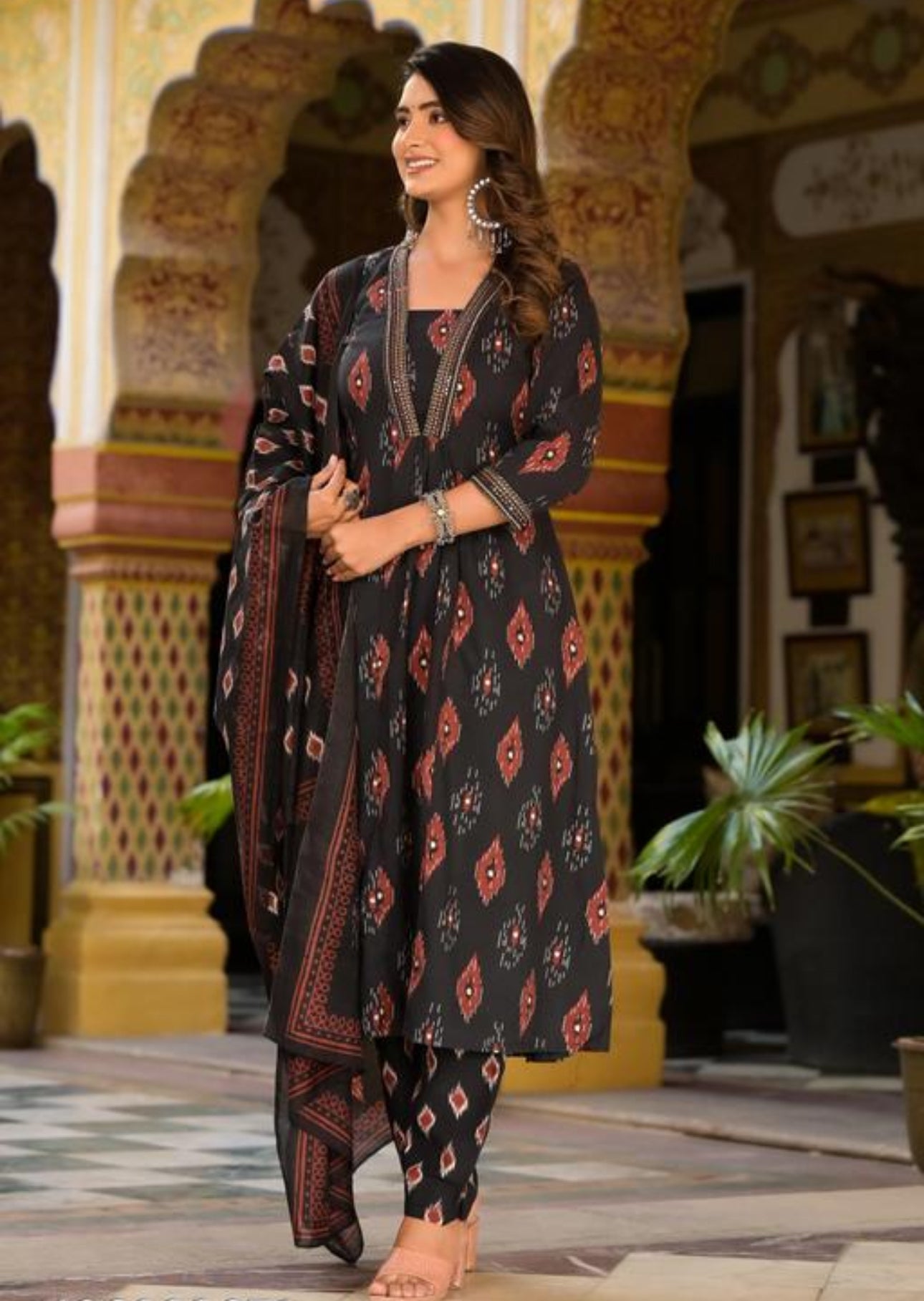 Women Printed Anarkali Kurta and Pant Set With Dupatta